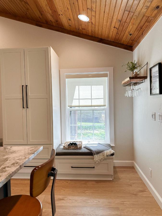Newly Renovated 4B, 2.5 Bath Lakefront Home With South Grand Lake Views And Dock Vinita Exterior foto
