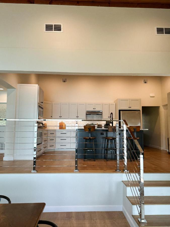 Newly Renovated 4B, 2.5 Bath Lakefront Home With South Grand Lake Views And Dock Vinita Exterior foto