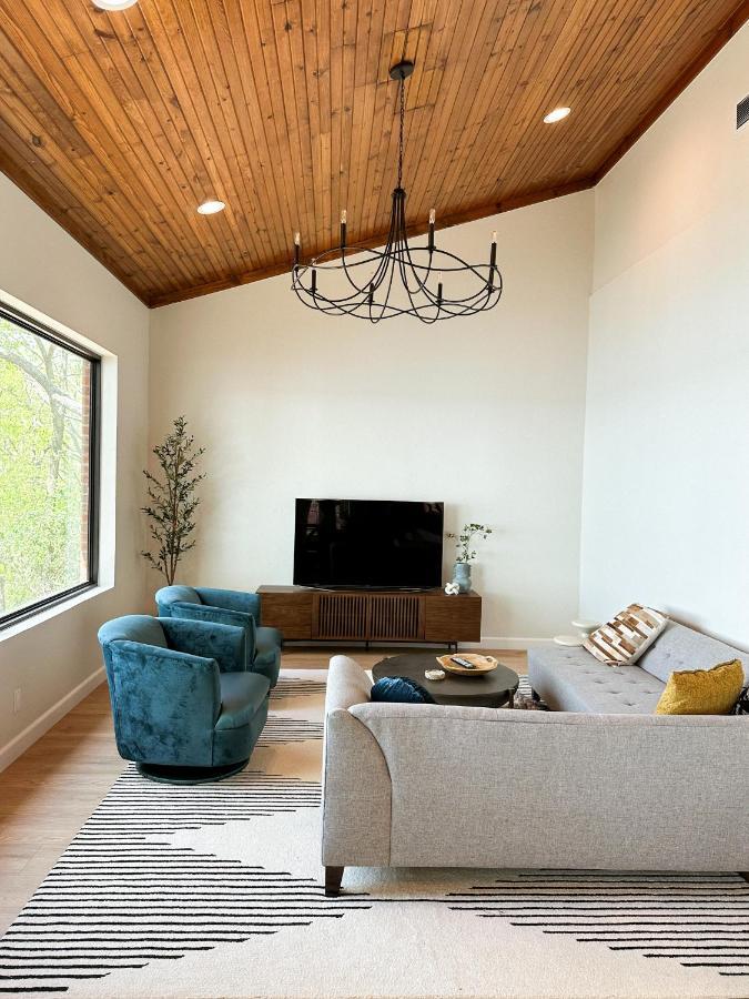 Newly Renovated 4B, 2.5 Bath Lakefront Home With South Grand Lake Views And Dock Vinita Exterior foto