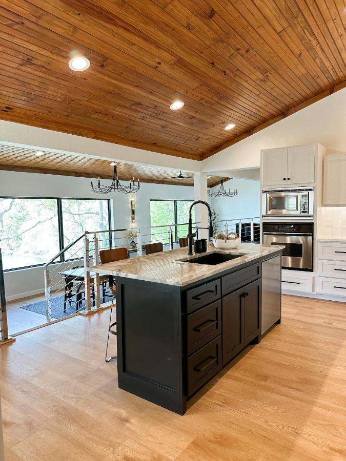 Newly Renovated 4B, 2.5 Bath Lakefront Home With South Grand Lake Views And Dock Vinita Exterior foto